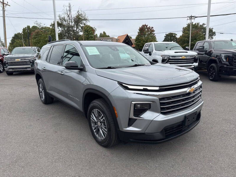 2025 Chevrolet Traverse LT