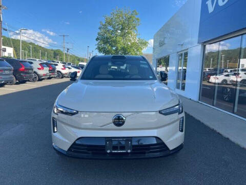 2025 Volvo EX90 Twin Plus 7P