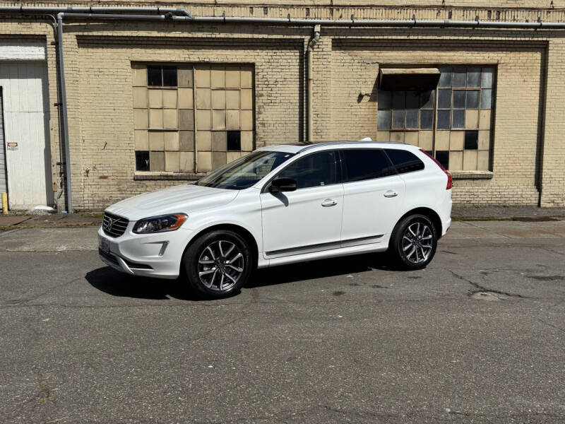 2017 Volvo XC60 T6 Dynamic