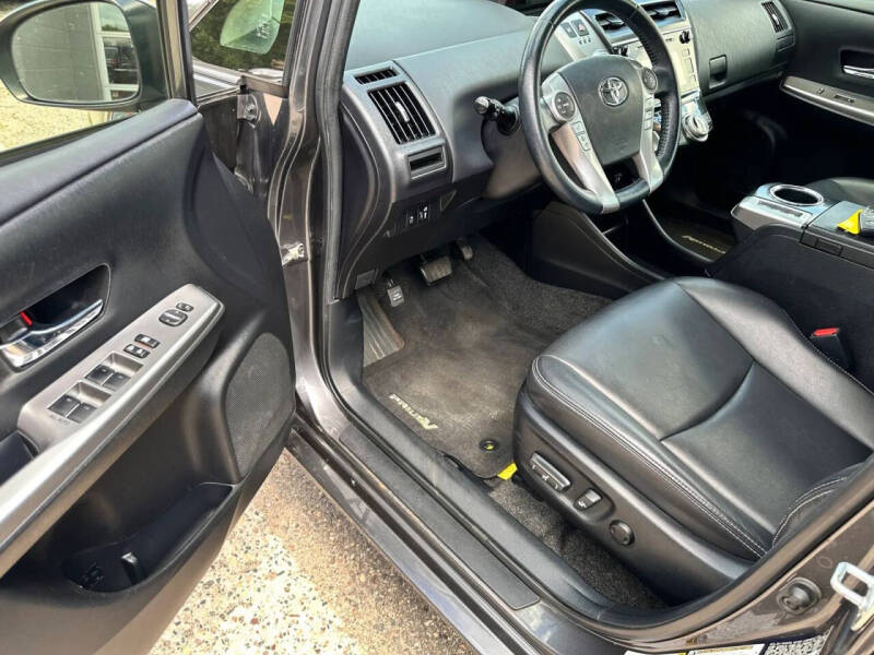 2016 Toyota Prius v