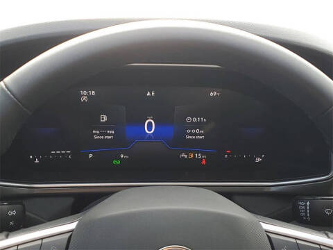 2025 Volkswagen Taos SE Black