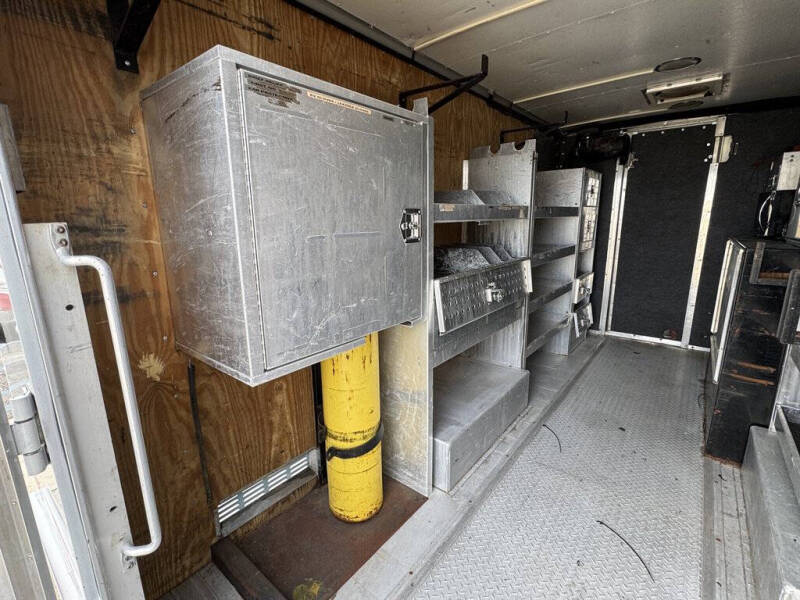 2016 Freightliner MT45 Chassis