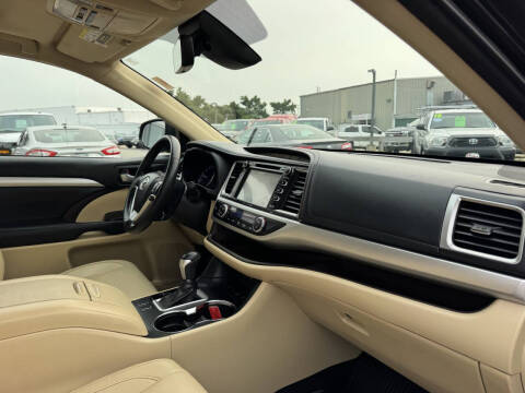 2017 Toyota Highlander XLE