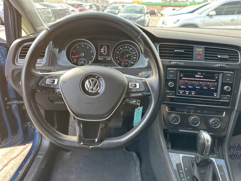2019 Volkswagen Golf SE