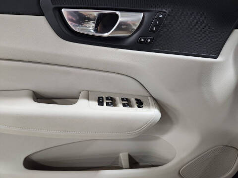 2023 Volvo XC60 Recharge T8 Plus Bright Theme