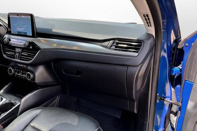 2022 Ford Escape Titanium