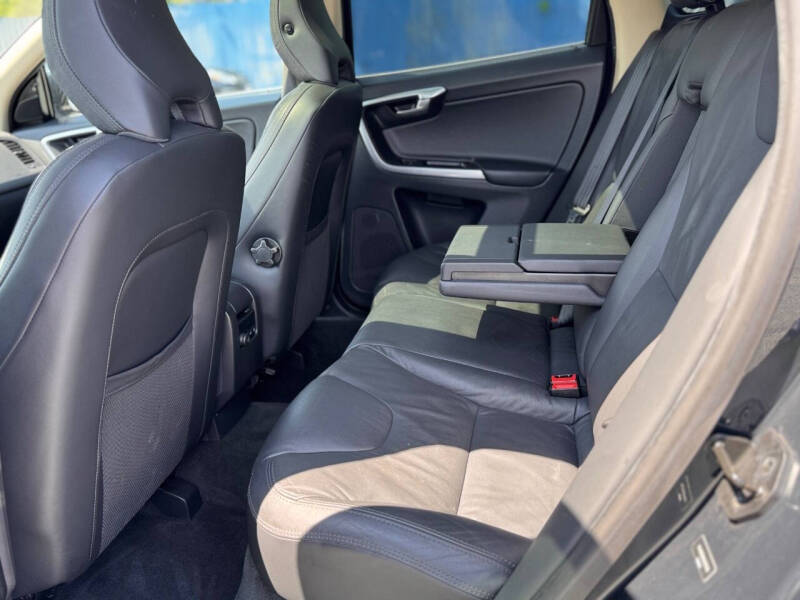 2013 Volvo XC60 3.2 Platinum