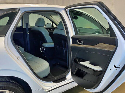 2022 Kia K5 EX