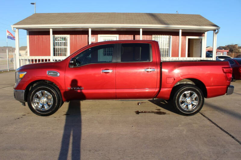 2017 Nissan Titan SV