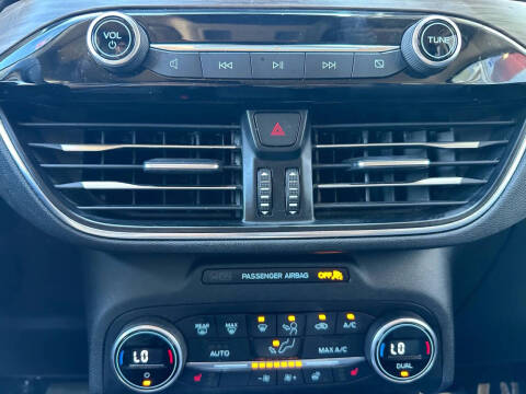 2020 Ford Escape Titanium