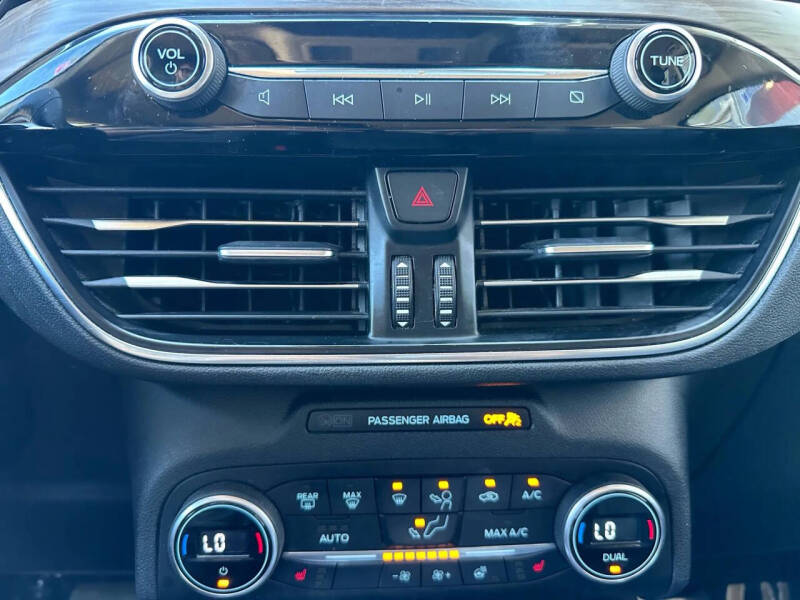 2020 Ford Escape Titanium