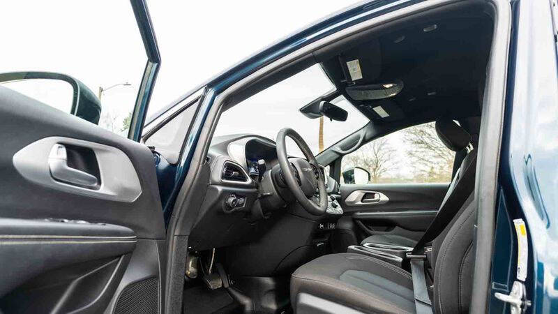 2024 Chrysler Pacifica Touring