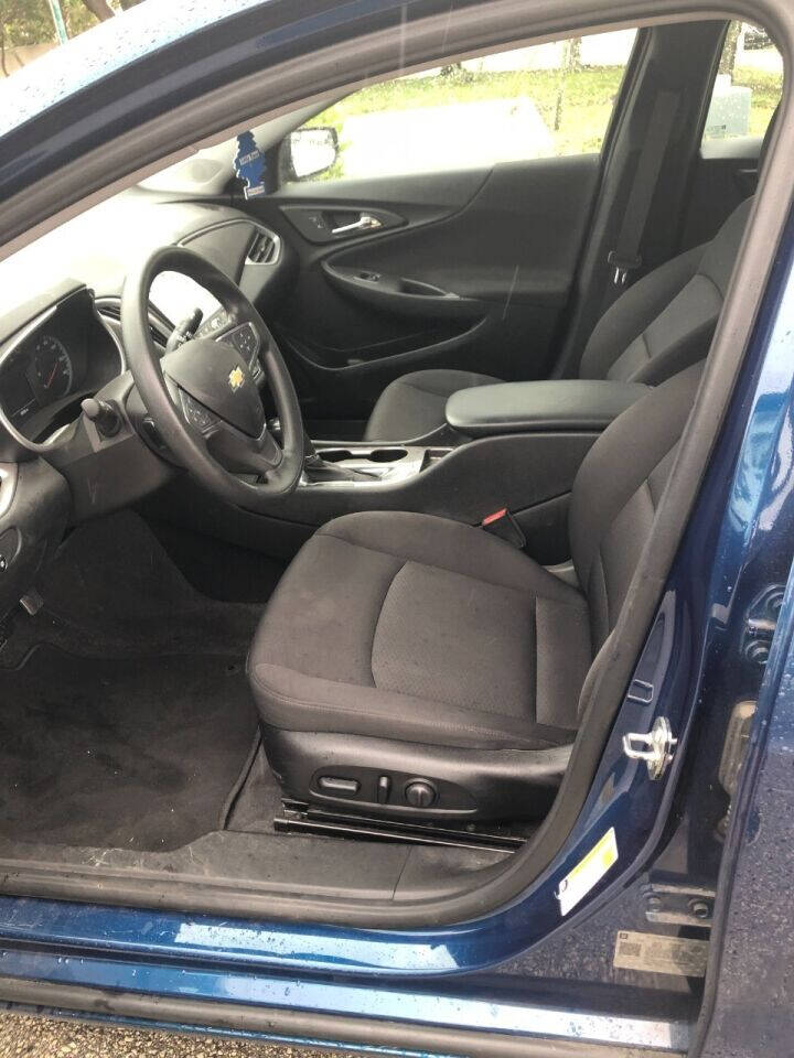 2019 CHEVROLET Malibu Sedan - $14,500