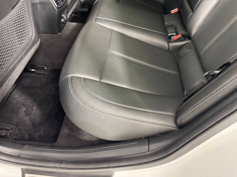 2023 Genesis G70
