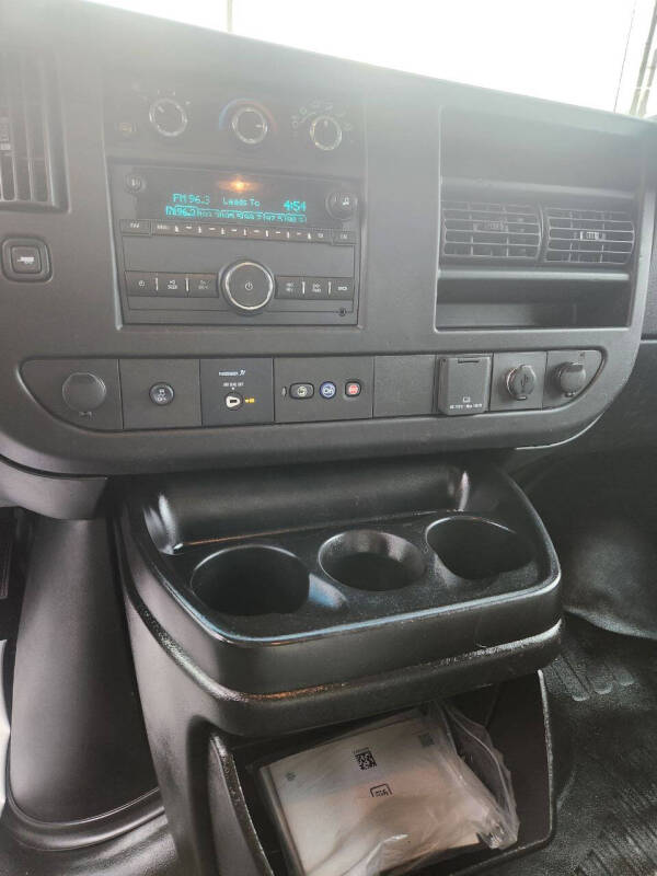 2022 Chevrolet Express 2500