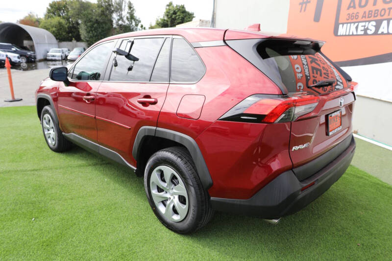 2023 Toyota RAV4 LE