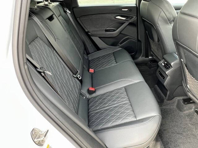 2025 Audi SQ6 e-tron quattro Prestige