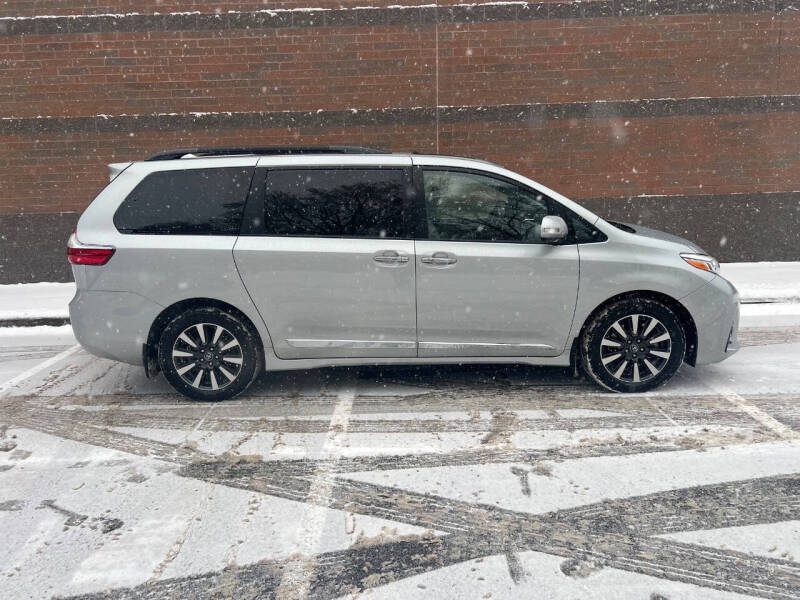 2019 Toyota Sienna Limited Premium 7-Passenger