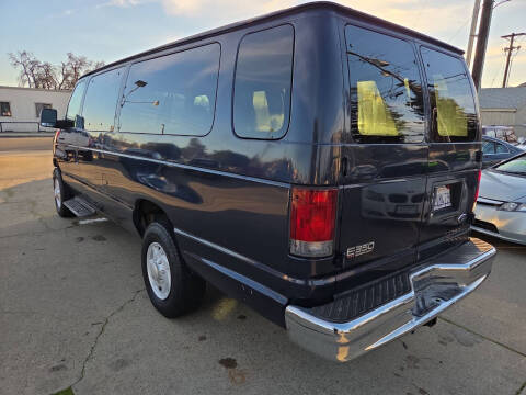2003 Ford E-Series E-350 SD XLT