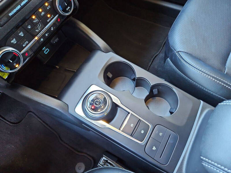 2022 Ford Escape SEL