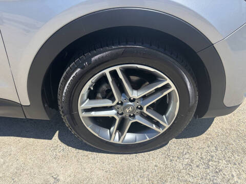 2017 Hyundai Santa Fe SE Ultimate