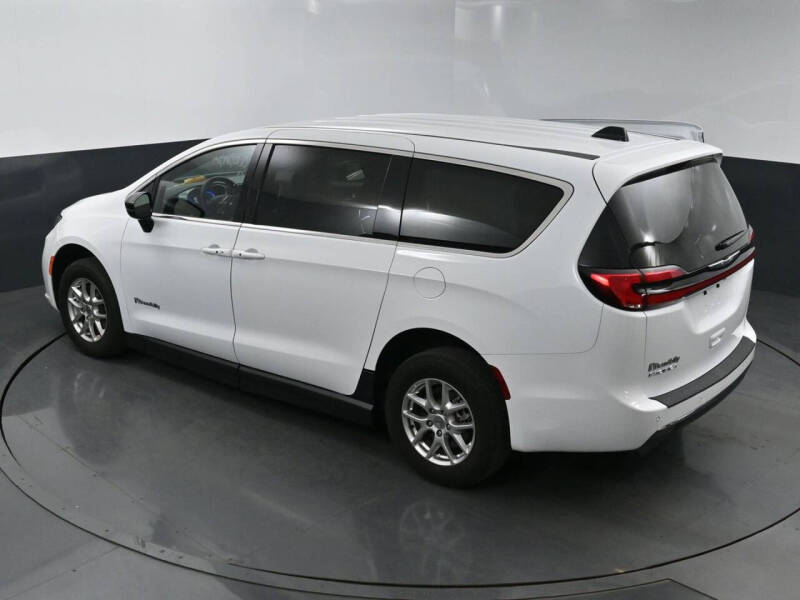 2024 Chrysler Pacifica Touring