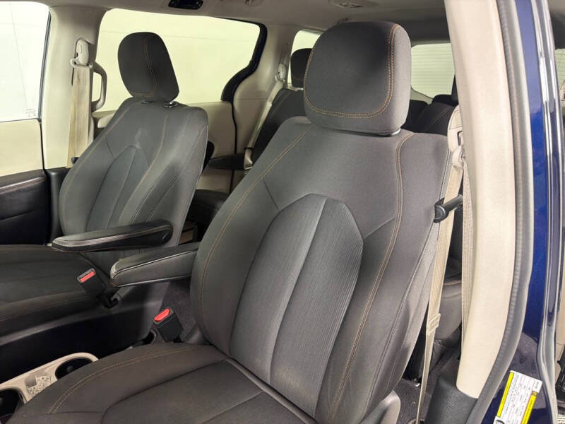 2017 Chrysler Pacifica LX