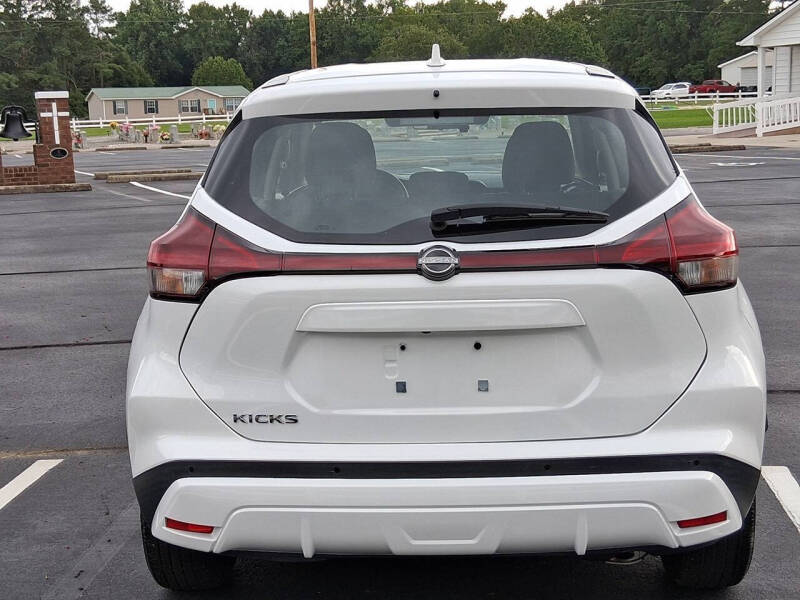 2024 Nissan Kicks S
