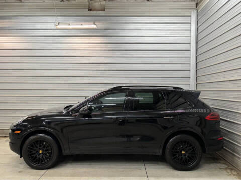 2017 Porsche Cayenne Platinum Edition