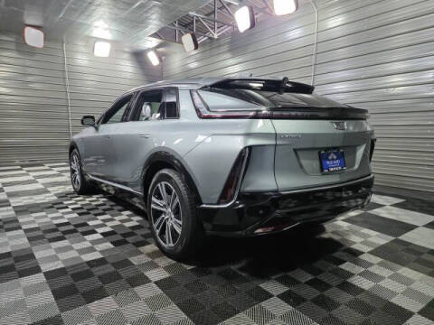 2024 Cadillac LYRIQ Luxury 1