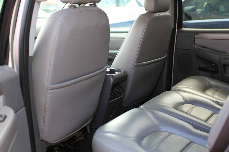 2005 Ford Explorer XLT