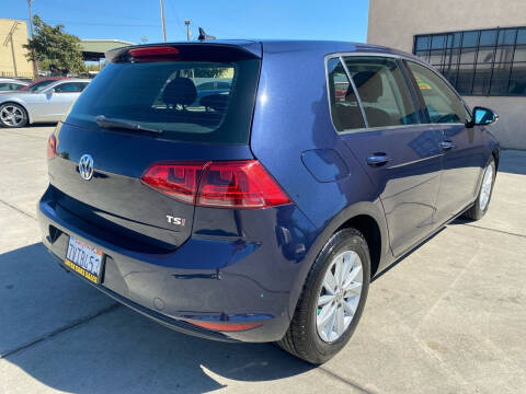 2017 Volkswagen Golf TSI S