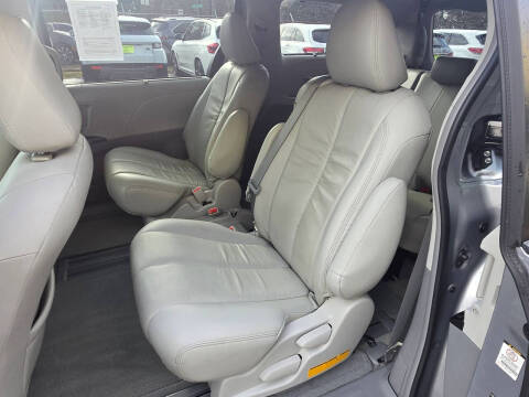 2012 Toyota Sienna