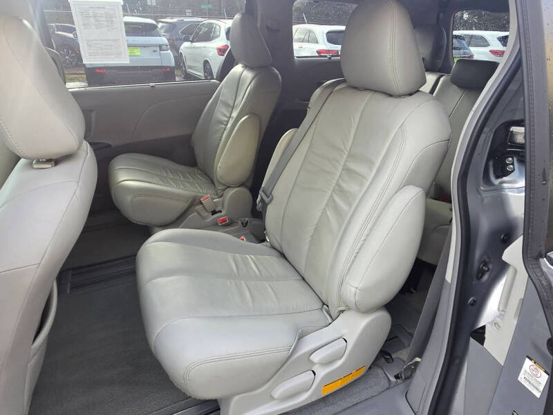 2012 Toyota Sienna