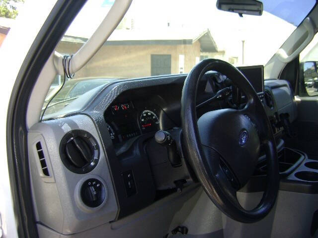 2013 Ford E-Series E-350 SD XLT