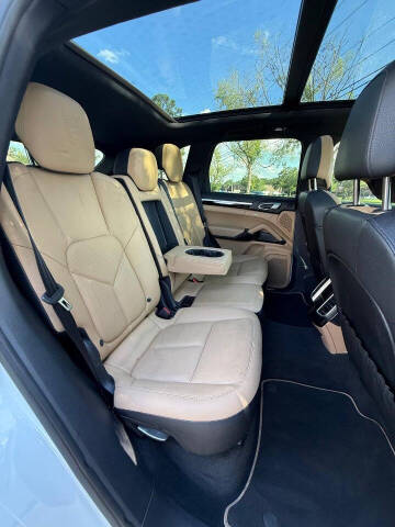 2014 Porsche Cayenne Platinum