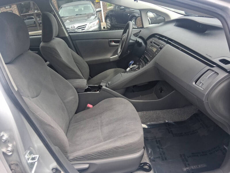 2010 Toyota Prius III