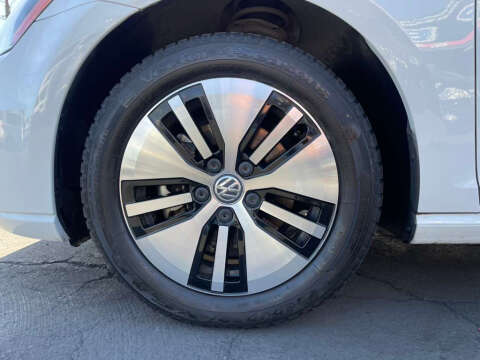 2016 Volkswagen e-Golf SE