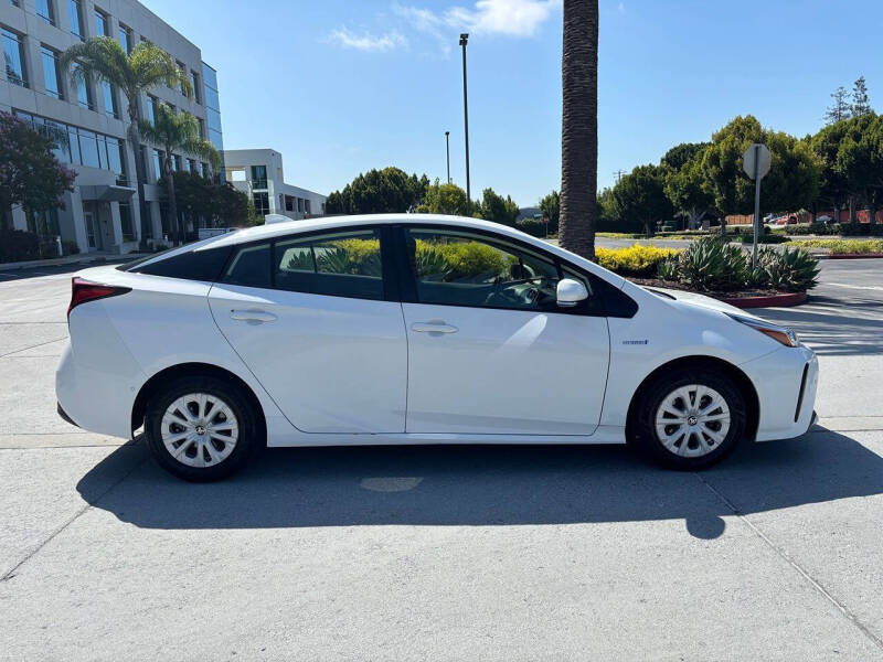 2022 Toyota Prius LE