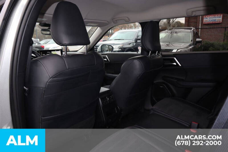 2025 Mitsubishi Outlander SE