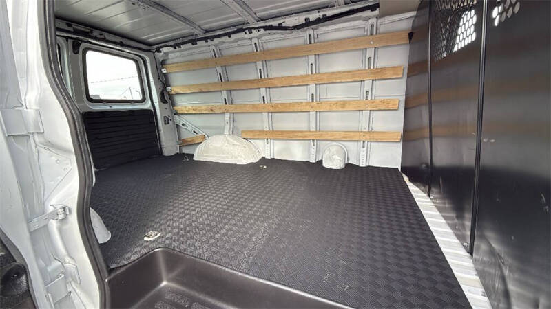 2024 Chevrolet Express 2500