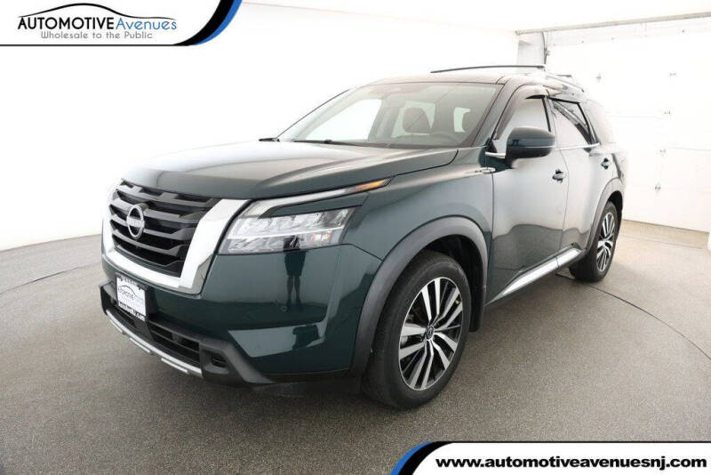 2023 Nissan Pathfinder Platinum