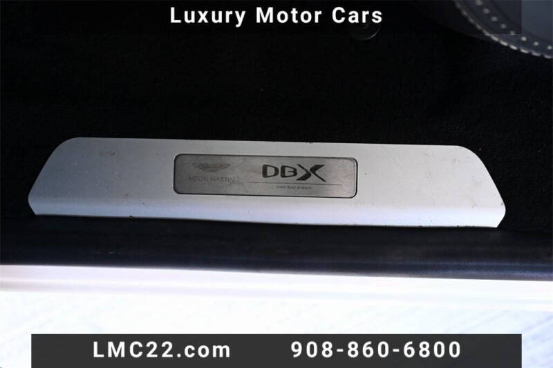 2021 Aston Martin DBX