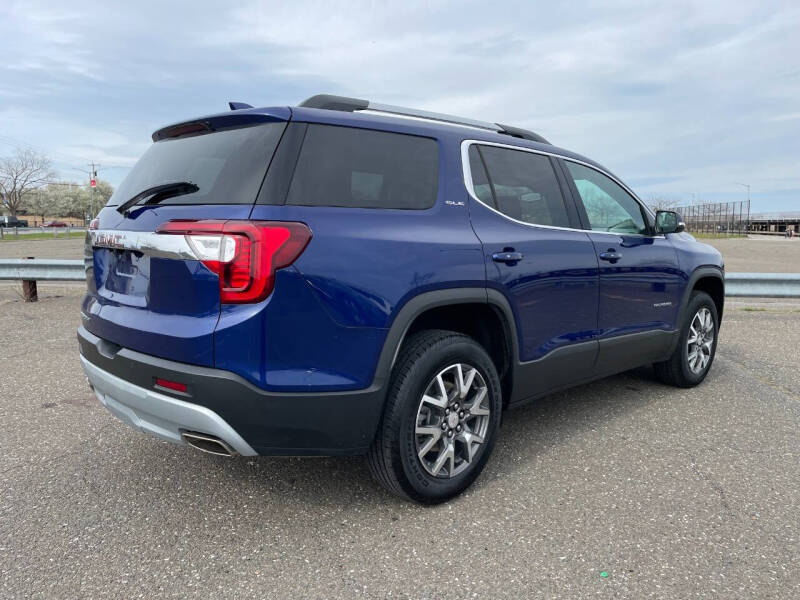 2023 GMC Acadia SLE