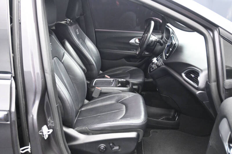 2019 Chrysler Pacifica Touring L Plus