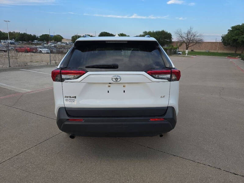 2019 Toyota RAV4 LE