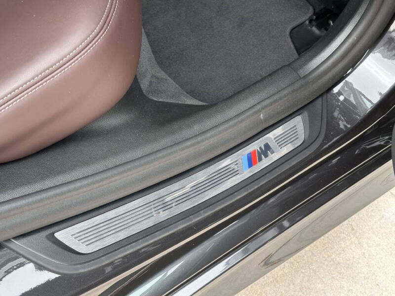 2021 BMW 5 Series M550i photo 102