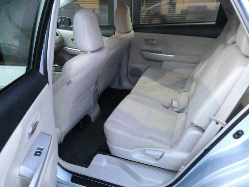 2013 Toyota Prius v Five
