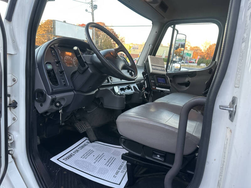 2015 Freightliner M2 106