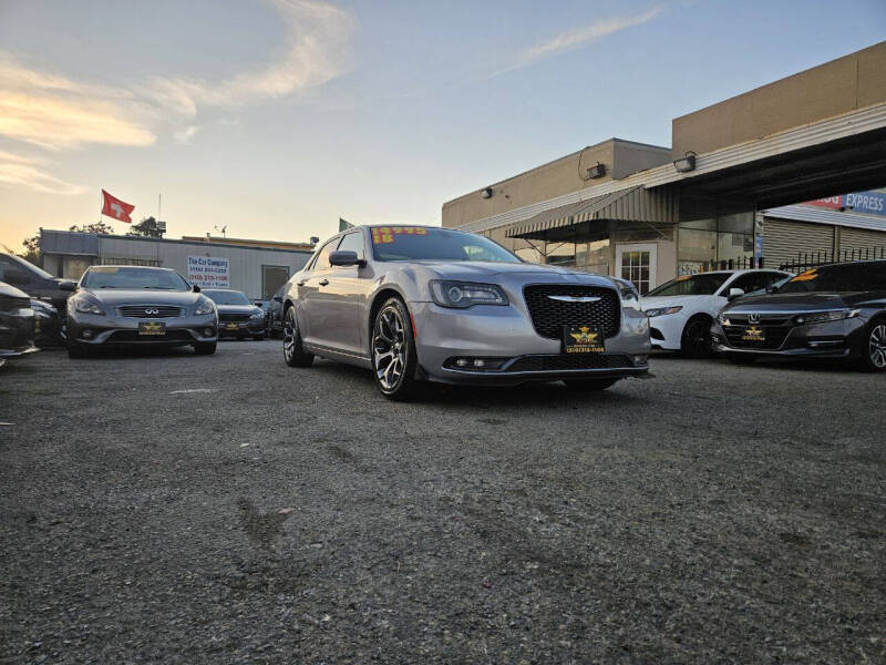 2018 Chrysler 300 S's photo